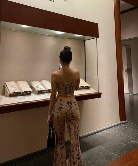 Pepperanyi star erotic photos