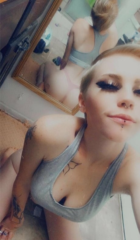 cherrywhiskeyx model sexy pics