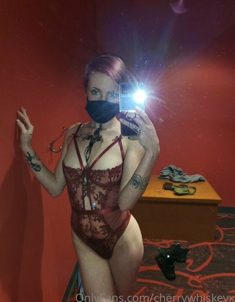 cherrywhiskeyx star naked picture