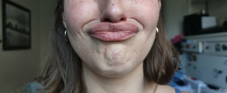 lucylumid naked model gallery