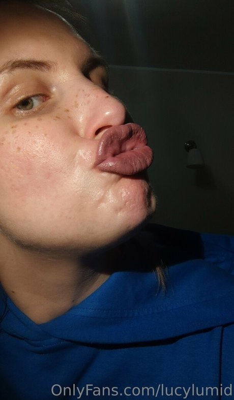 lucylumid erotic actress photo