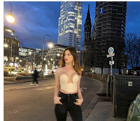 FirstValeriaa sexy model img