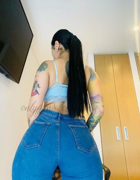 lolisaenz pornstar nude img