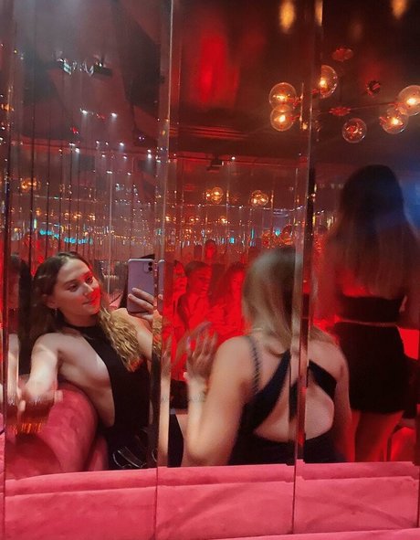 Lilly Breton star naked pics