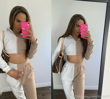 squirt teen onlyfans hot nude photo