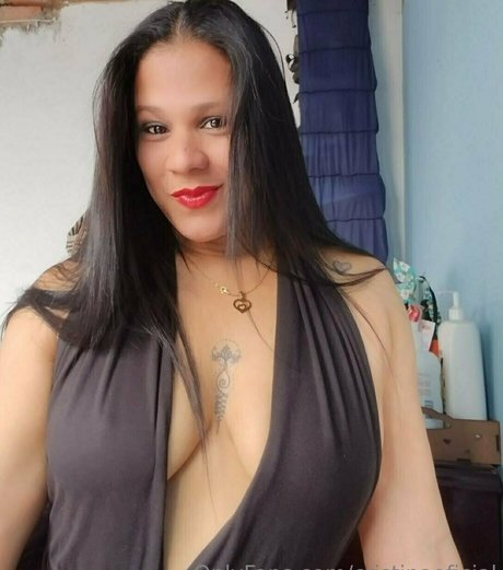 cristinaoficial model top photos