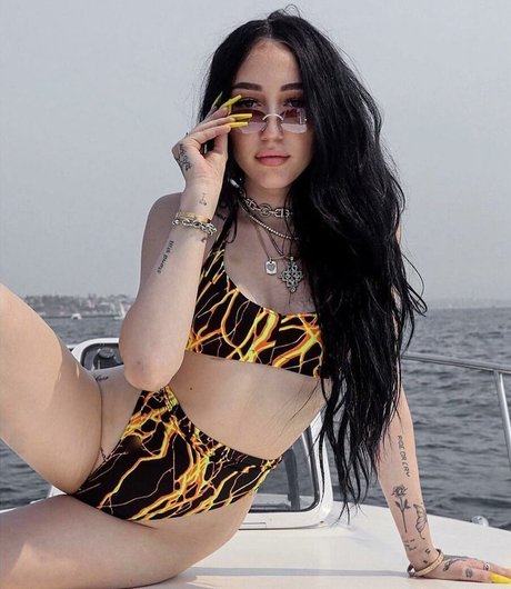 Noah Cyrus pornstar art archive