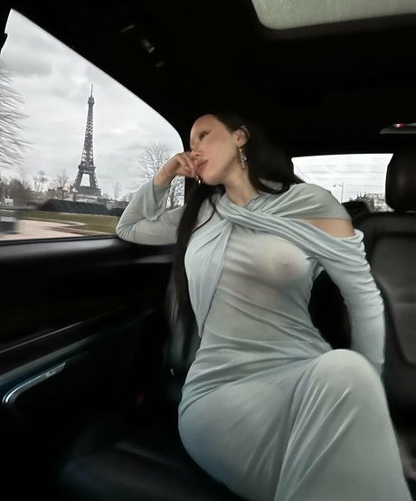 Noah Cyrus art actress pics