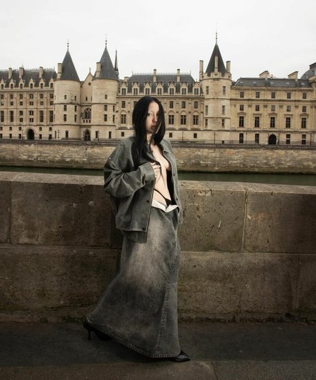 Noah Cyrus perfect pornstar photo