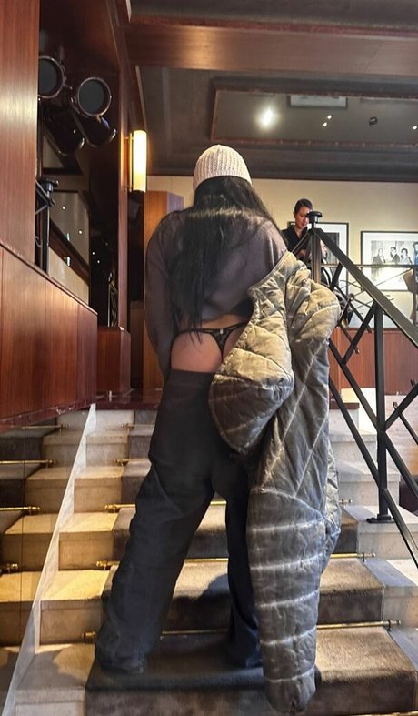 Noah Cyrus xxx pornstar photos