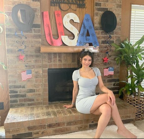 fitness model onlyfans beautiful nude img