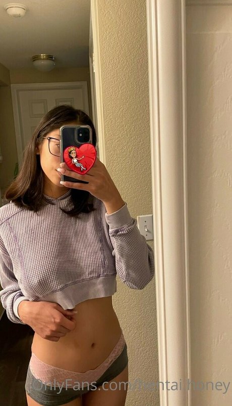 Sona Bella erotic pornstar pictures