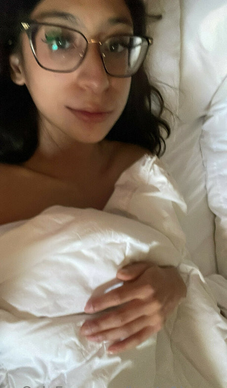 Sona Bella free actress photo