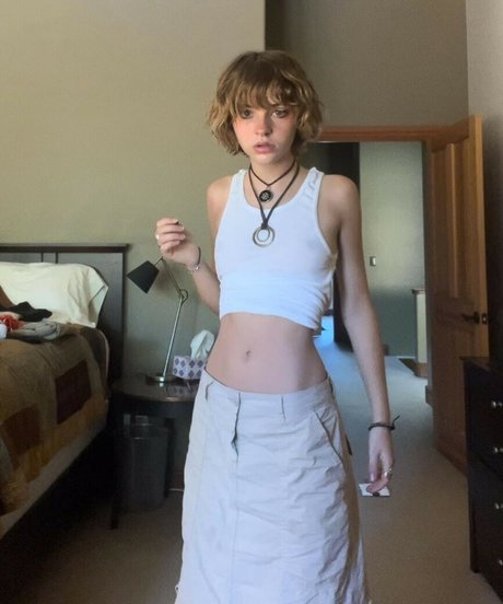 Hadley Nelson hot model gallery