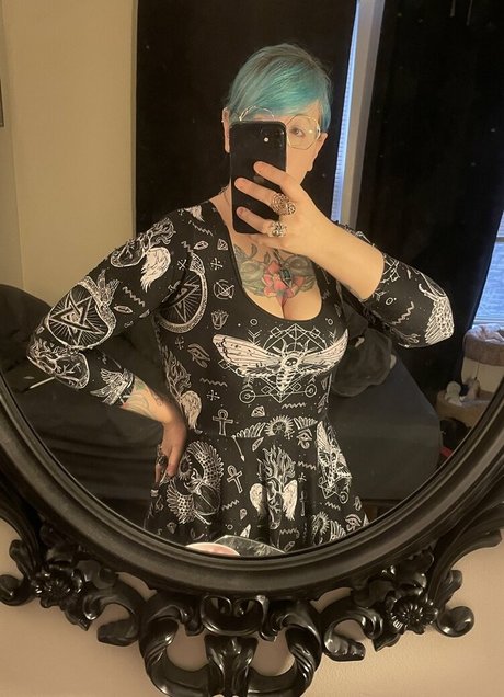 PushingUpRoses model hot archive