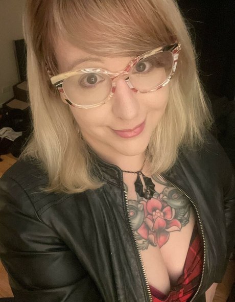 PushingUpRoses free model archive