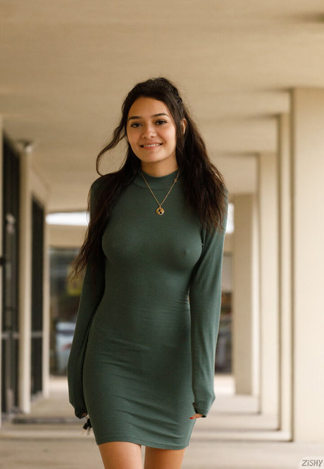 Soledad Lomas model art galleries