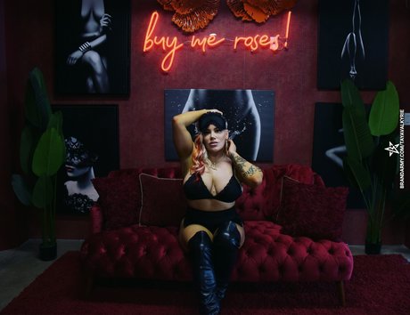 Taya Valkyrie beautiful model pics