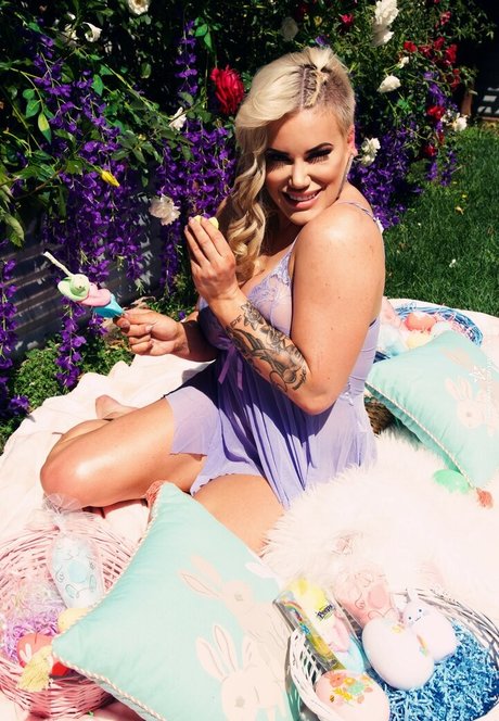 Taya Valkyrie nice pornstar archive