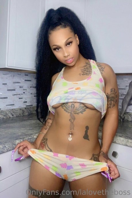 Lalovetheboss erotic model photo