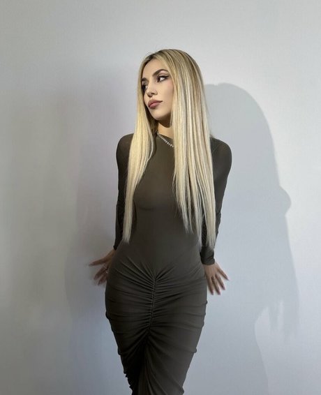 perfect onlyfans free photo