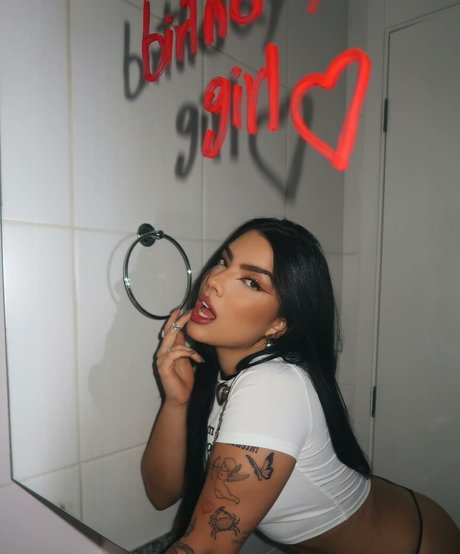 Duda Kropf model sexy pics