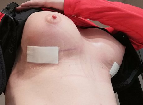 katie__fox art actress pic