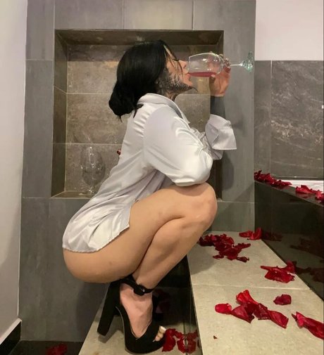 Merce Uhia star free picture