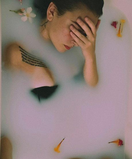 Eliza Grace pornstar nudes galleries