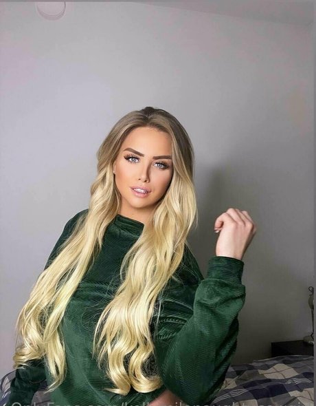 kellymilana erotic model img