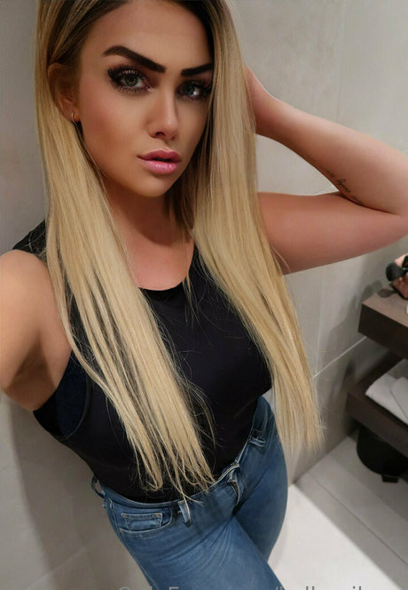 kellymilana hd pornstar gallery