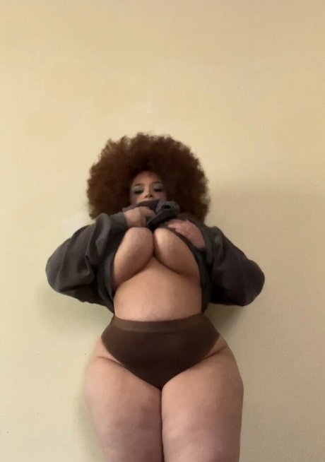 Nikkie Ginger model free photo