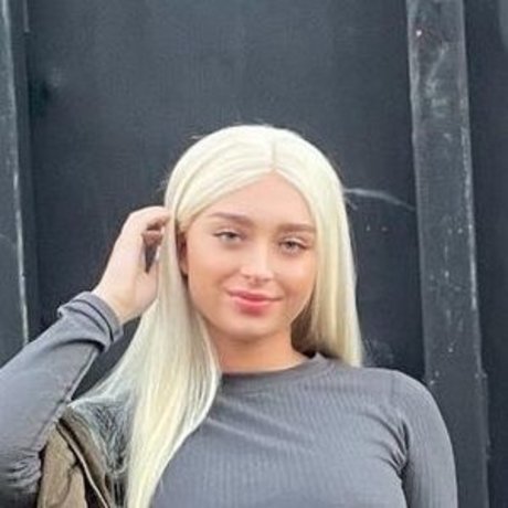 cakebatterchlo top model photo