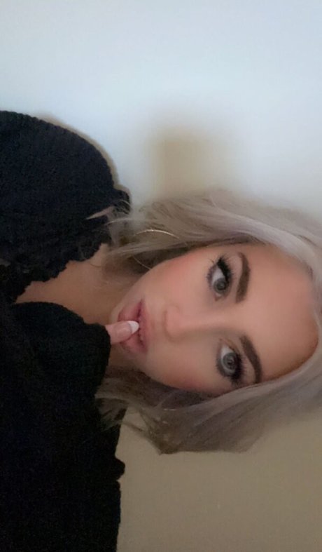 Hailsbee xxx star photos