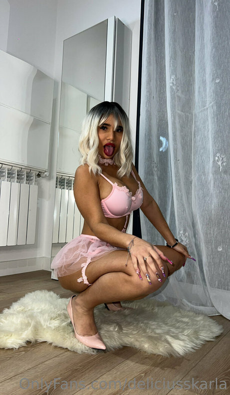 deliciusstinnykate sex actress galleries