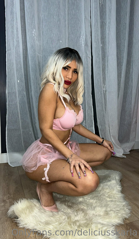 deliciusstinnykate pornstar nude archive