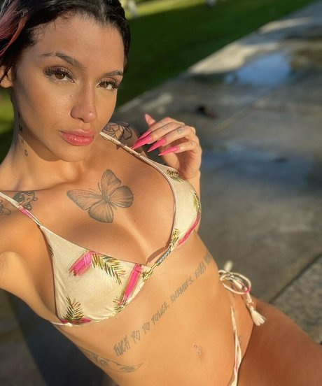 AZZY perfect actress galleries