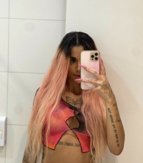 AZZY exclusive actress picture