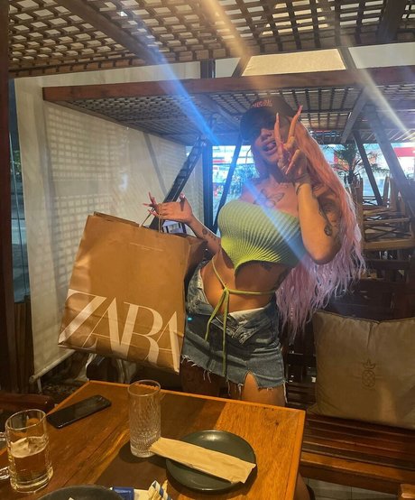 AZZY pretty pornstar pic