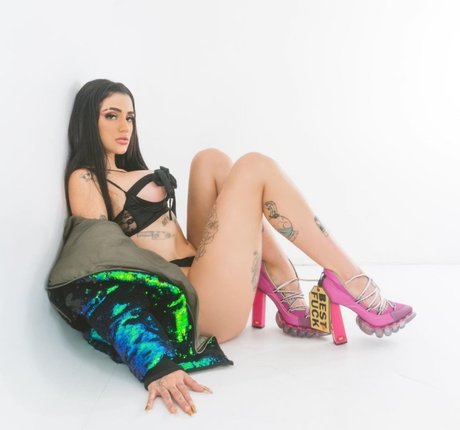 AZZY free pornstar image