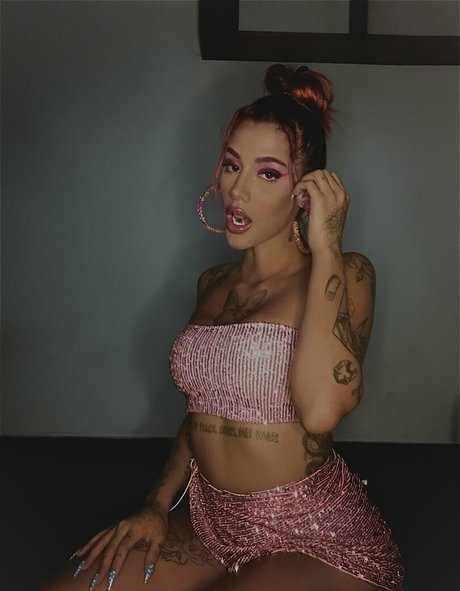 AZZY pornographic model img