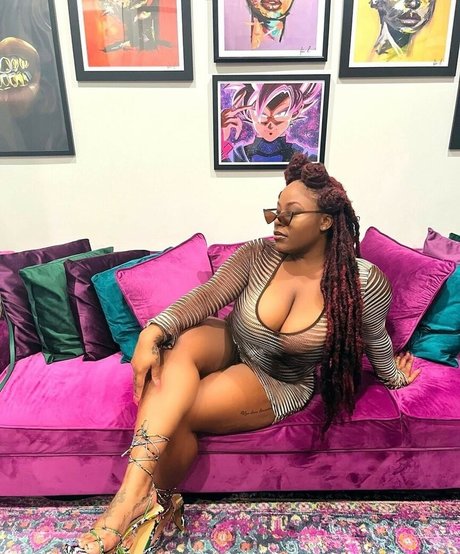 msolurin star nude images