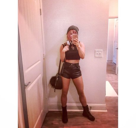 Kairi Sane model photo