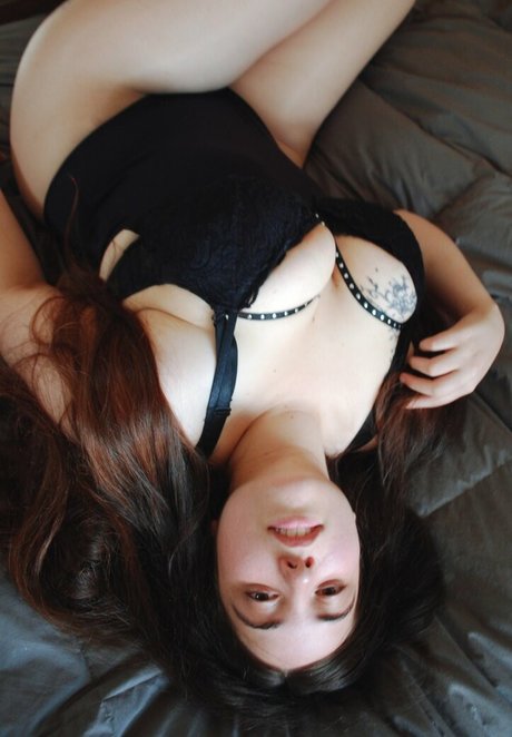 Paloma Piquet naked model galleries