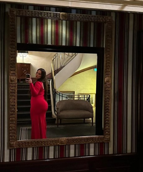 Ashley Graham sexy star pictures