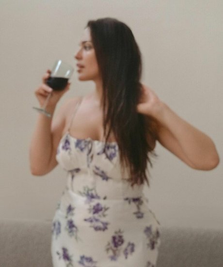 Ashley Graham beautiful model pic