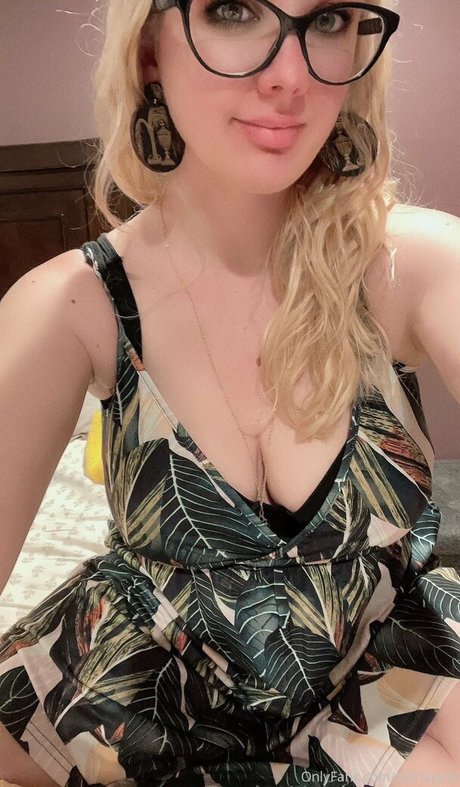 dripping wet pussy onlyfans sexy archive