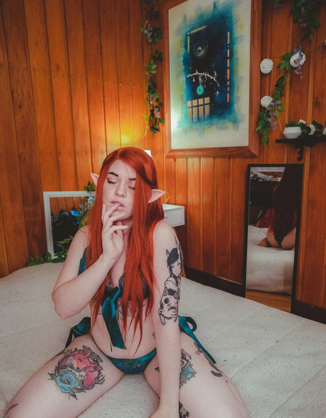 katablue2 naked model img