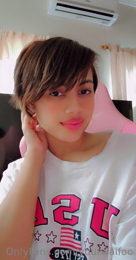 yourwaifoo erotic pornstar picture