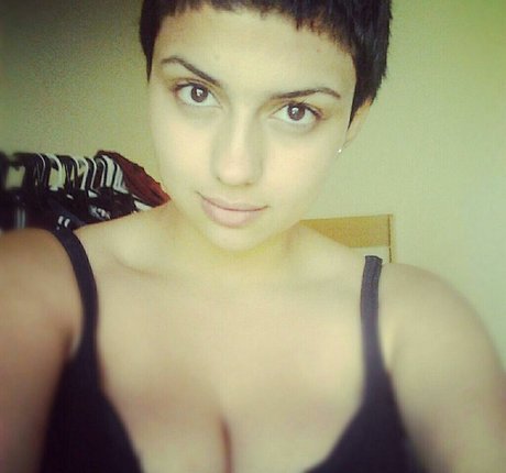 Mays Benatti perfect model pictures